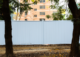 PVC圍擋價格受材質(zhì)影響 消費者需綜合考慮質(zhì)量、價格與性價比