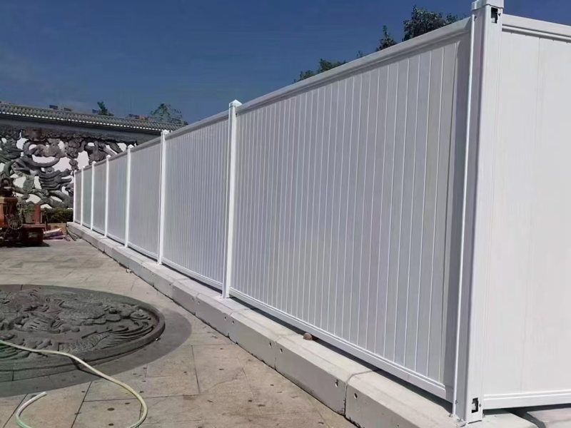 深圳寶安工地500㎡PVC圍擋當(dāng)天送達(dá)，旭東圍擋批發(fā)讓采購(gòu)更省心！